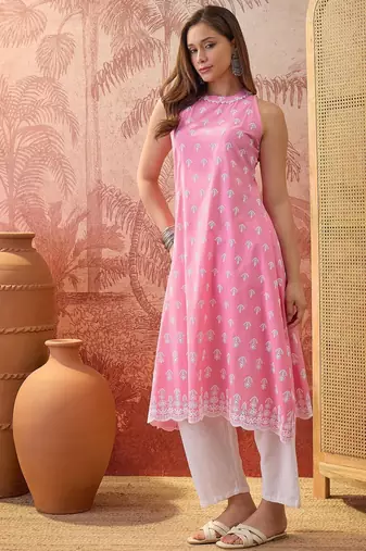 Women pink cotton embroidery kurta