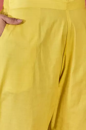 Women yellow pure cotton embroidered kurta set