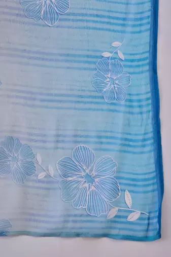 Women blue pure cotton embroidered kurta set