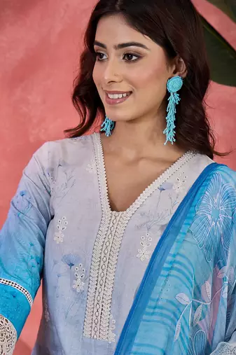 Women blue pure cotton embroidered kurta set