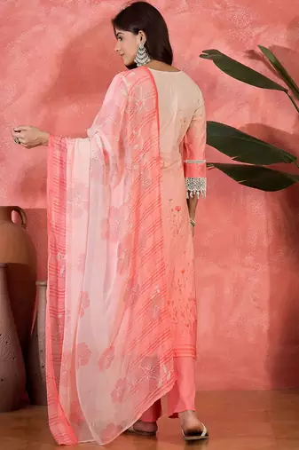 Women peach pure cotton embroidered kurta set