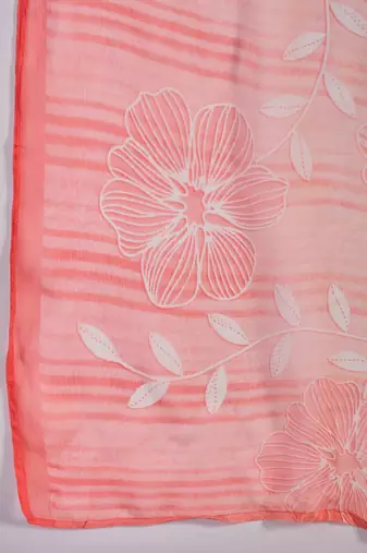 Women peach pure cotton embroidered kurta set