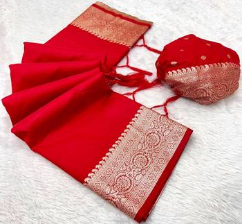 Red soft banarasi silk fabric saree with natural zari weaving in gala border 2