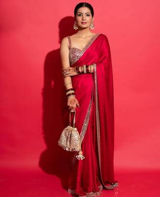Women red embroidered rangoli silk blend saree 3