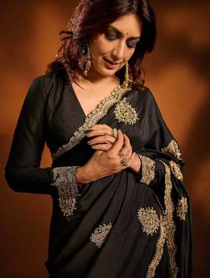 Women black embroidered rangoli crush silk blend saree 5