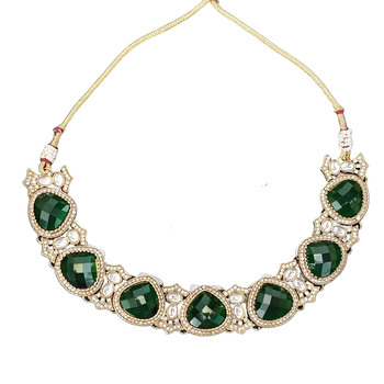 Emerald green kundan necklace set with earrings and maang tikka 3