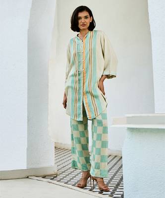 Off white printed linen kurta set 1