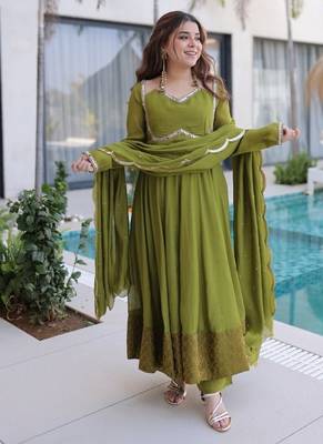 Green mul chanderi with mirror lace work stitched kurti pant with dupatta 1