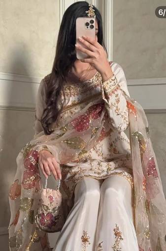 Off-white embroidered suit set
