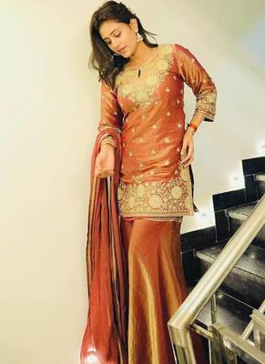 Goldern fendy silk embroidery work designer wedding wear plazzo suit 2