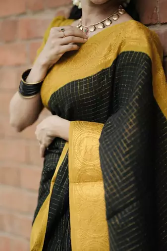 New Banarasi Soft Silk Black Color Women's Saree With Blouse Set