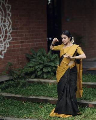 New Banarasi Soft Silk Black Color Women's Saree With Blouse Set 3