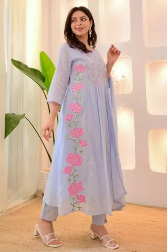 Women's lavender silk sequin embroidered kurta pant set with organza dupatta