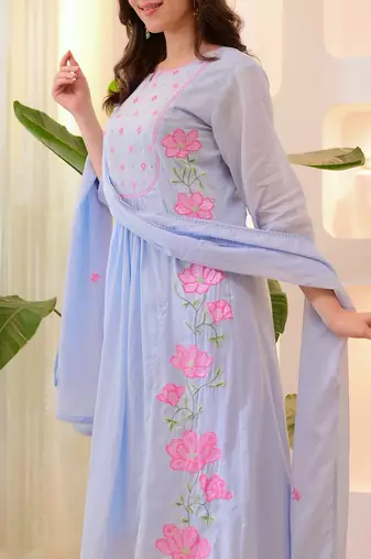 Women's lavender silk sequin embroidered kurta pant set with organza dupatta