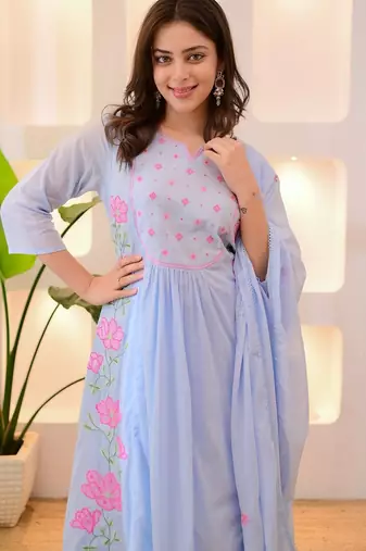 Women's lavender silk sequin embroidered kurta pant set with organza dupatta