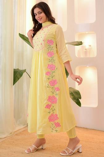 Women's pink silk sequin embroidered kurta pant set with organza dupatta