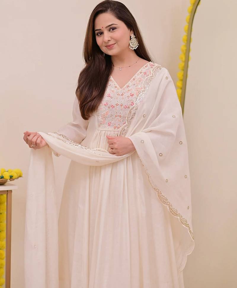 White chanderi silk sequin round neck kurta set with embroidered chanderi dupatta