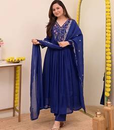 Navy blue chanderi silk sequin kurta pant set with embroidered chanderi dupatta
