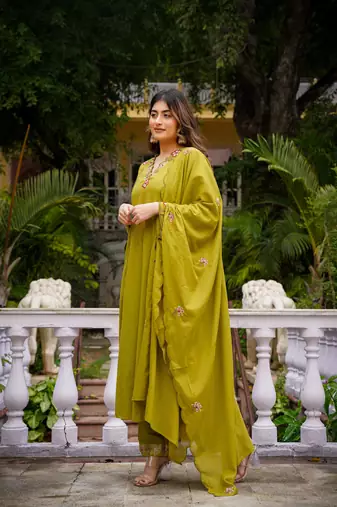 Mehendi green chanderi silk sequin kurta set with embroidered organza dupatta