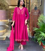 Pink chanderi silk sequin v-neck kurta set with embroidered chanderi dupatta