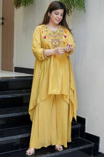 Yellow french crepe silk sequin u-neck kurta pant set | designer kurta set