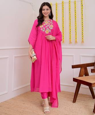 Pink chanderi silk sequin kurta pant set with embroidered organza dupatta 3