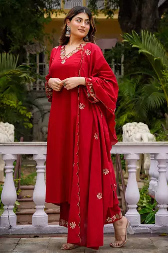 Red chanderi silk sequin v-neck kurta set with embroidered organza dupatta