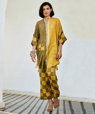 Mustard yellow printed linen kurta set 1
