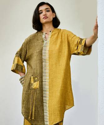 Mustard yellow printed linen kurta set 2