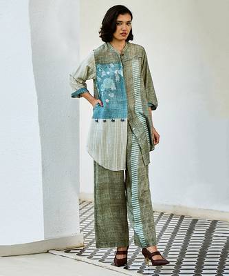 Grey blue printed linen kurta set 3