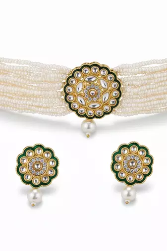  women gold plated white kundan jewellery set