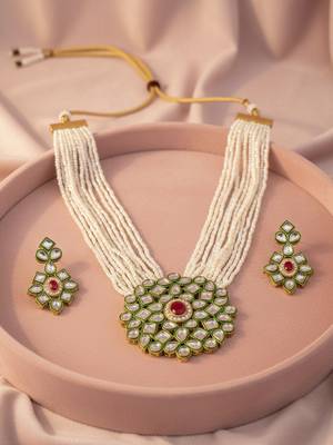  women gold plated white kundan jewellery set 2