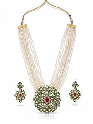  women gold plated white kundan jewellery set 5