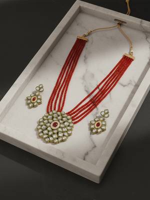 women gold plated red kundan jewellery set 4