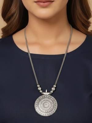  women round mandaliya silver plated necklace 1