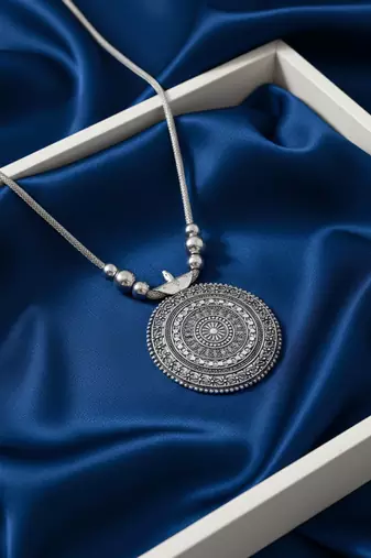  women round mandaliya silver plated necklace