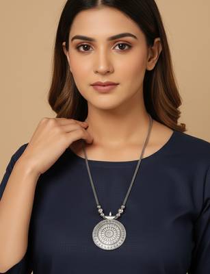  women round mandaliya silver plated necklace 3