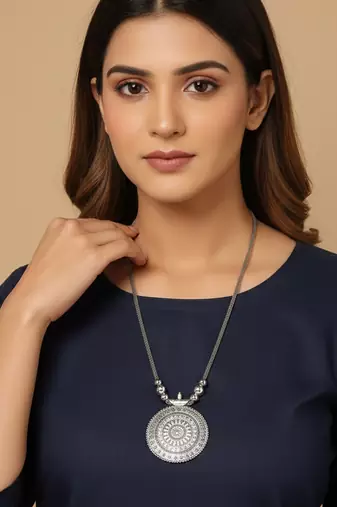  women round mandaliya silver plated necklace