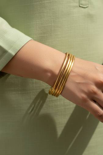  women set of 4 gold plated handcrafted bangle