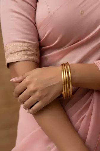  women set of 4 gold plated handcrafted bangle
