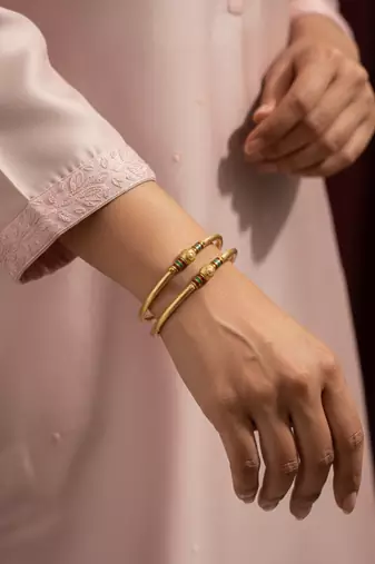  women set of 2 gold plated meenakari kada bangle