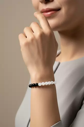  unisex black & white crystal beaded bracelet