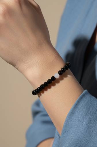  unisex black & white crystal beaded bracelet