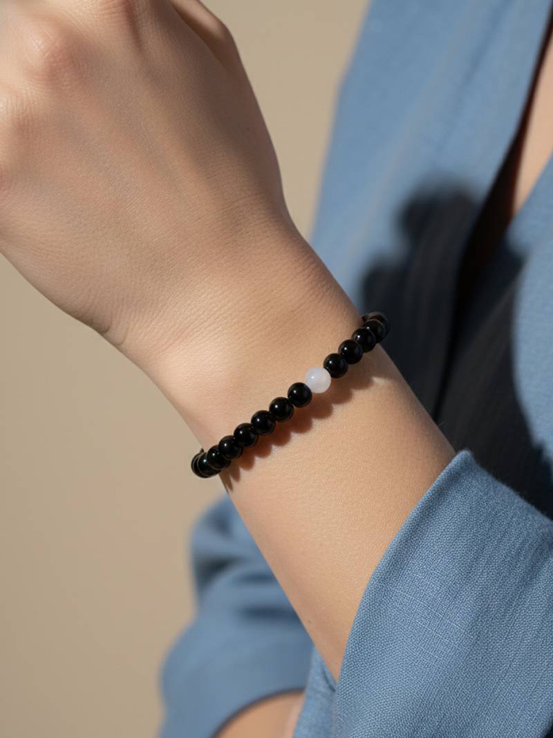  unisex black & white crystal beaded bracelet