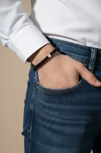  unisex black & white crystal beaded bracelet