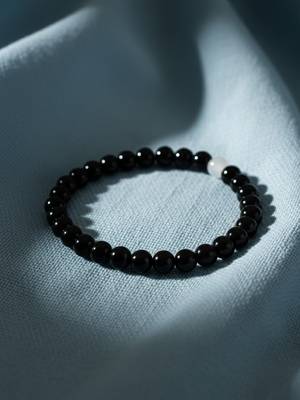  unisex black & white crystal beaded bracelet 4