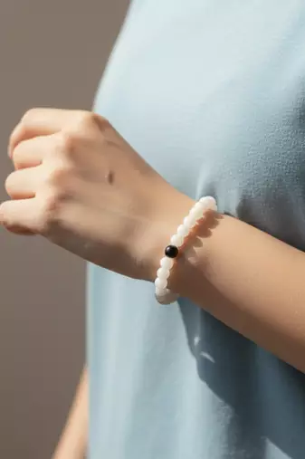  unisex white & black crystal beaded bracelet