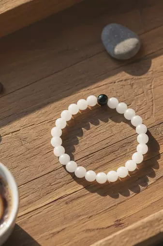  unisex white & black crystal beaded bracelet