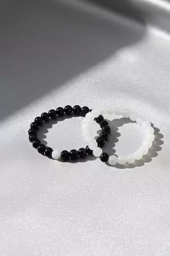  unisex set of 2 black & white crystal beaded bracelet