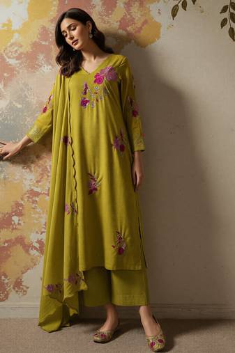 Mehendi green chanderi silk sequin kurta set with embroidered organza dupatta